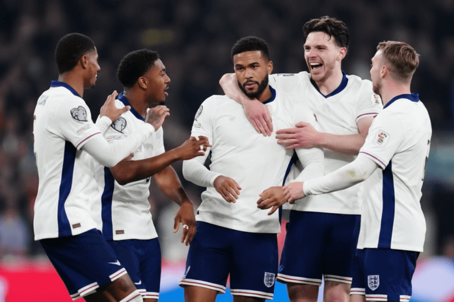 L'équipe d'Angleterre célébrant une victoire sans encaisser de but.