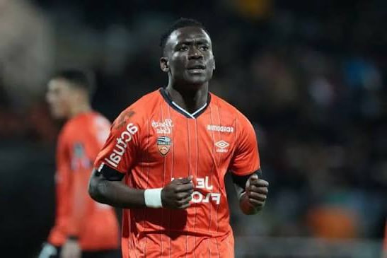 Arthur Avom Ebong : Vers un départ imminent du FC Lorient ?