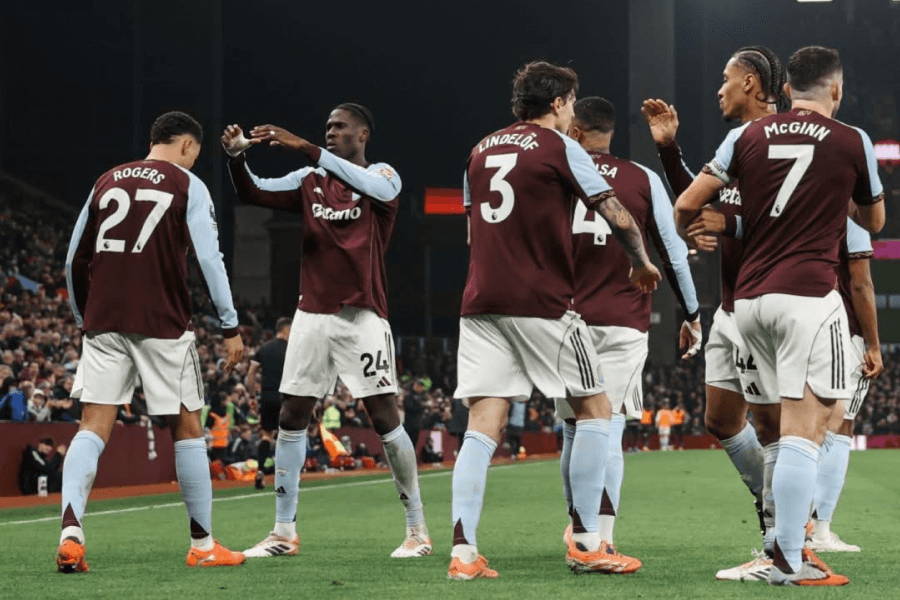 Aston Villa enchaîne 10 victoires, série record