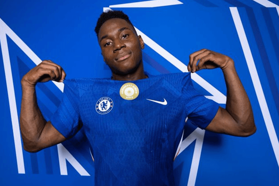 Plusieurs clubs veulent Dário Essugo en prêt