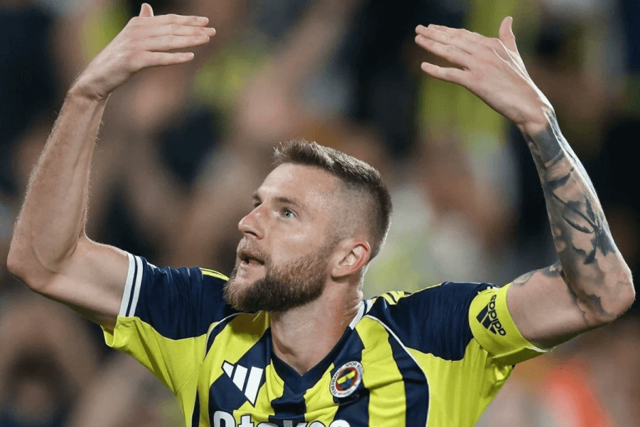 Fenerbahçe célébrant un but durant le match contre Konya