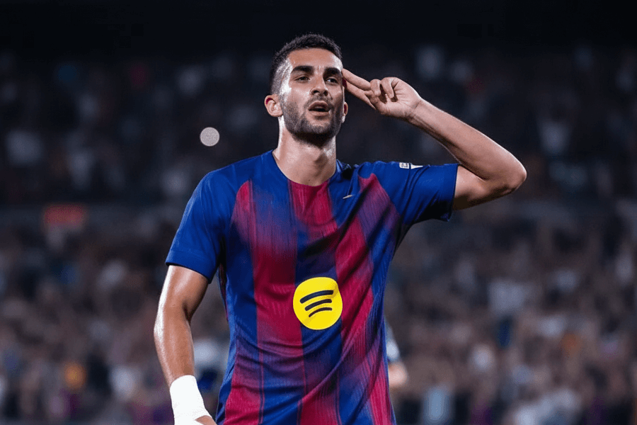 Ferran Torres célébrant son triplé contre le Betis.