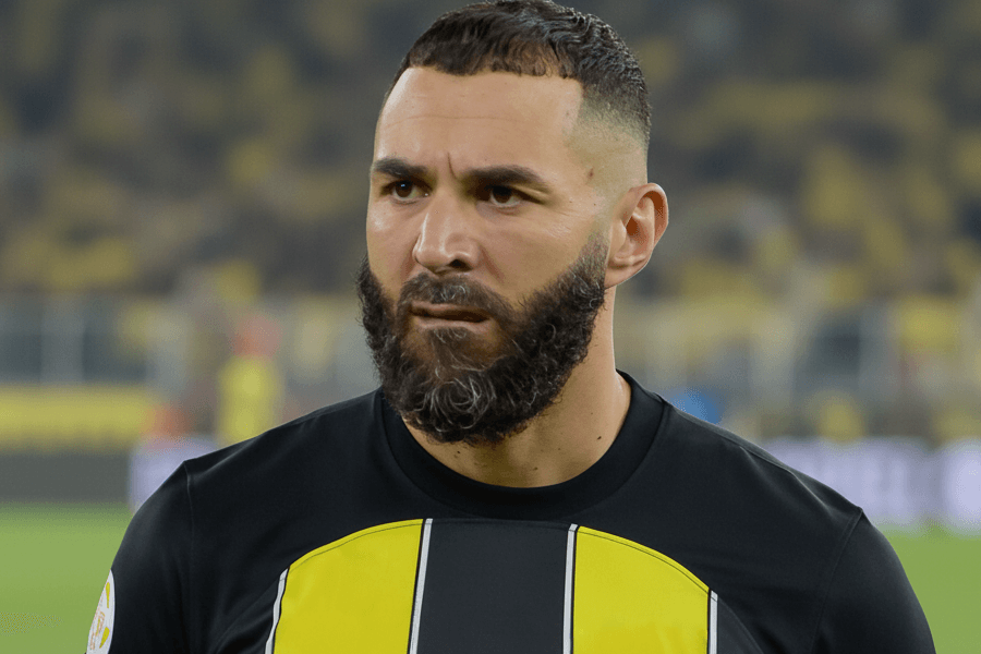 Karim Benzema célébrant son but avec Al-Ittihad.