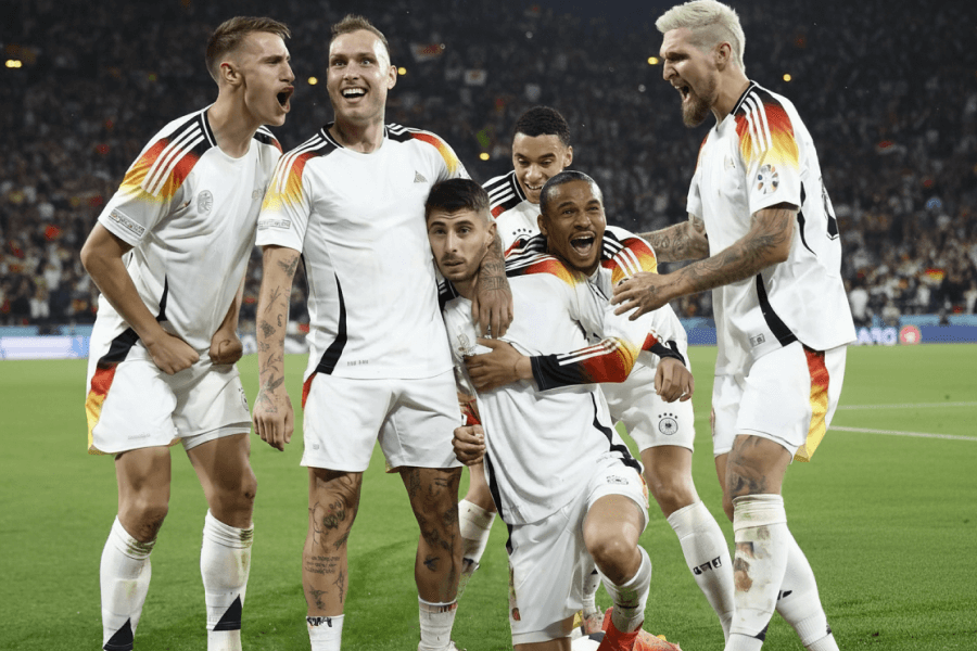 Les joueurs allemands célébrant un but lors du match contre la Slovaquie
