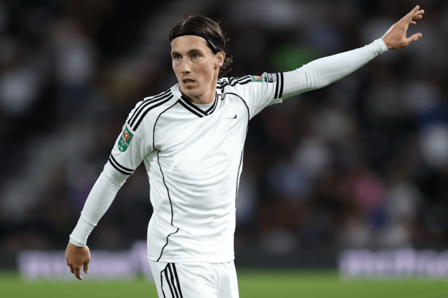 Harry Wilson marquant un superbe but pour Fulham.