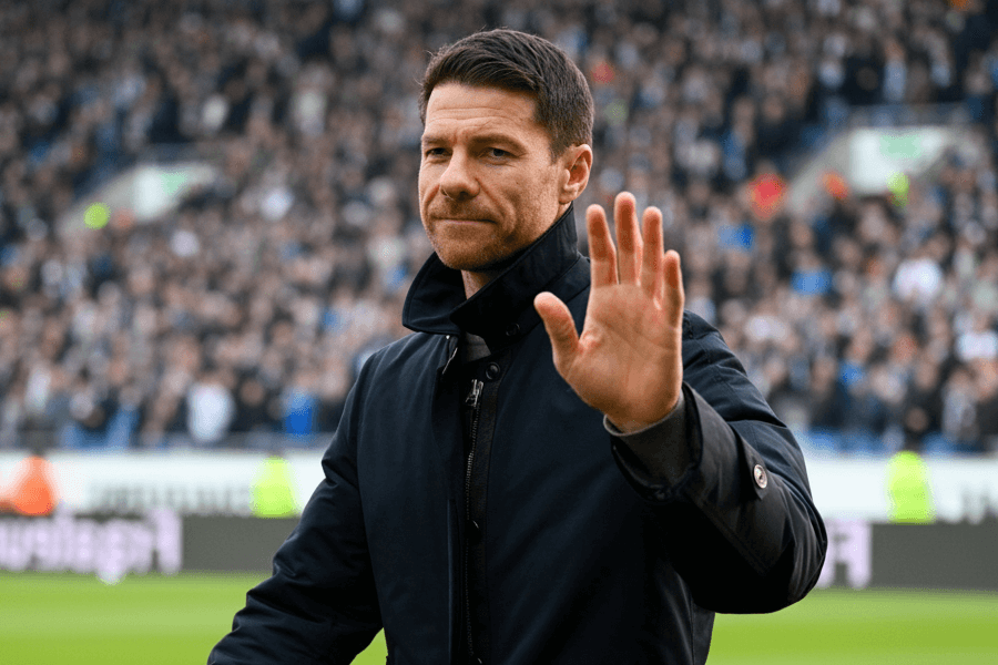 Xabi Alonso lors d'un match dirigé par le Real Madrid.