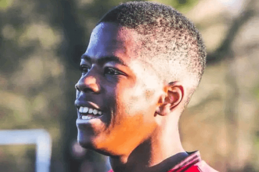 Mamadou Tounkara, défenseur central, pourrait prolonger son contrat avec GD Chaves jusqu'en 2028. Son engagement reste crucial pour l'ascension du club.