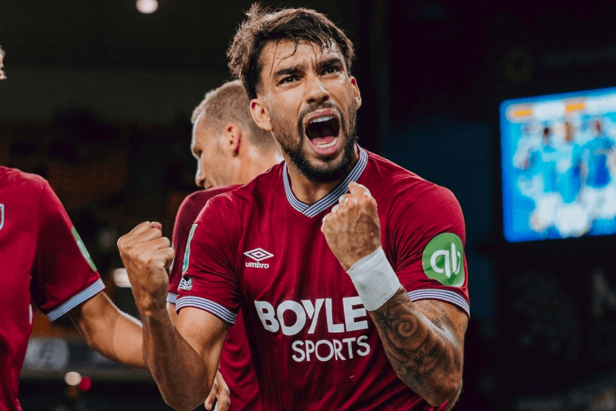 Lucas Paquetá maillot Flamengo présentation officielle Maracanã Rio Janeiro 2026