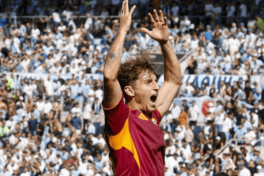 Tommaso Baldanzi milieu offensif AS Roma maillot giallorosso match Serie A