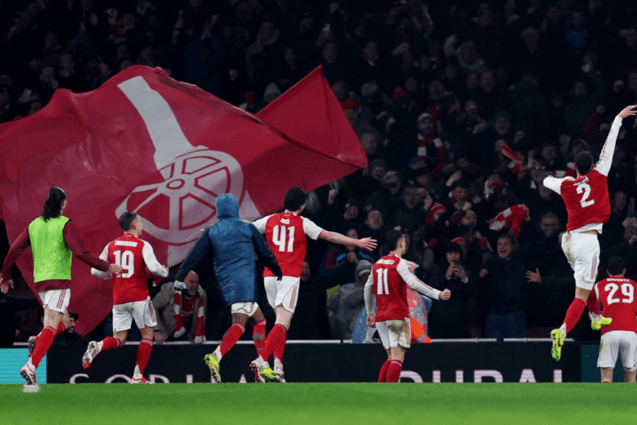 Emirates Stadium Arsenal Chelsea Carabao Cup supporters foule ambiance match demi-finale Londres