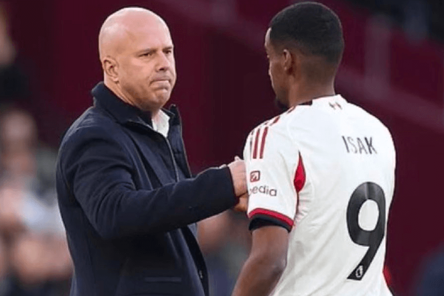 Arne Slot Liverpool entraîneur conférence presse retour Isak avril