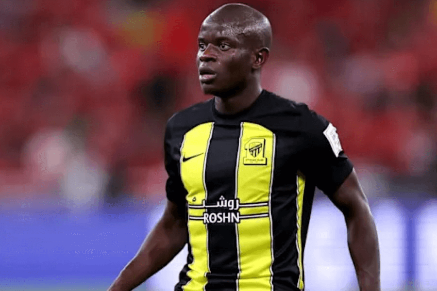 N'Golo Kanté maillot Al-Ittihad Saudi Pro League milieu défensif action