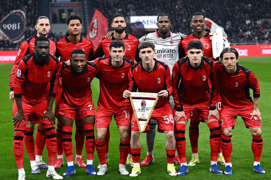 AC Milan joueurs révèlent quatrième tenue Puma Slam Jam Parme 2026