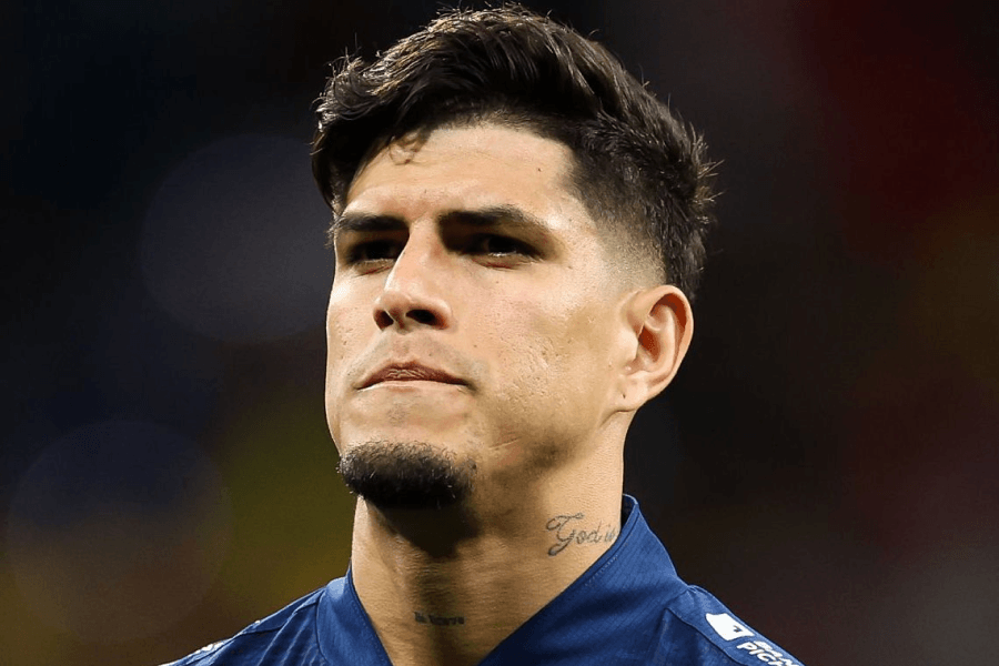 Piero Hincapie Arsenal maillot rouge action Premier League 2026