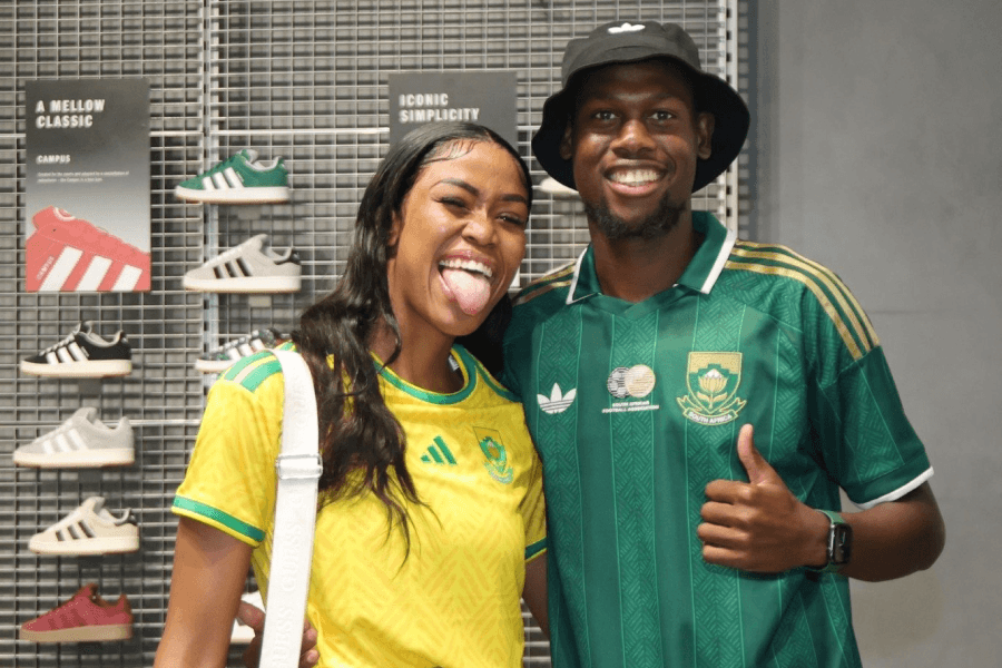 Bafana Bafana joueurs maillot Adidas jaune vert lancement Pretoria mars 2026