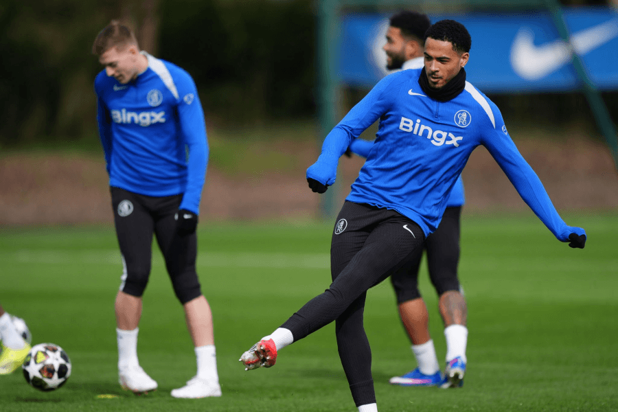 Levi Colwill défenseur Chelsea blessure ligament croisé absent PSG UCL 2026