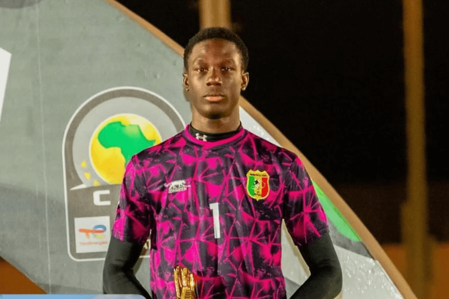 Lamine Sinaba en contact avec l'Emirates CSC