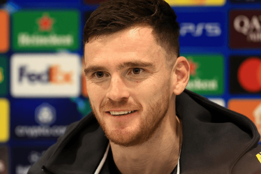 Andy Robertson sous le maillot de Liverpool lors d'un match Premier League 2025