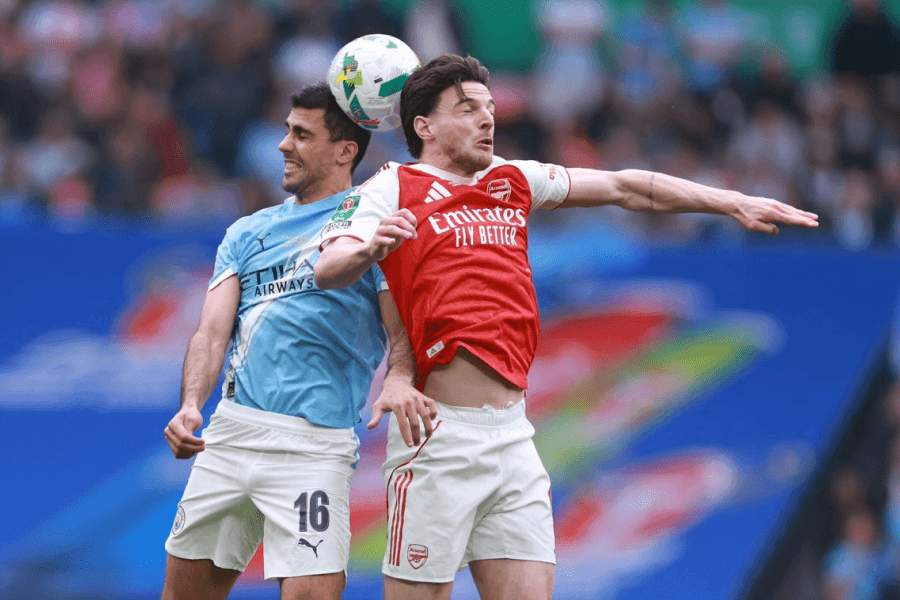 Declan Rice Arsenal remise en jeu sifflé finale Carabao Cup Wembley 2026