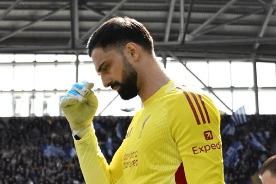 Giorgi Mamardashvili évacué sur civière lors du derby Everton Liverpool