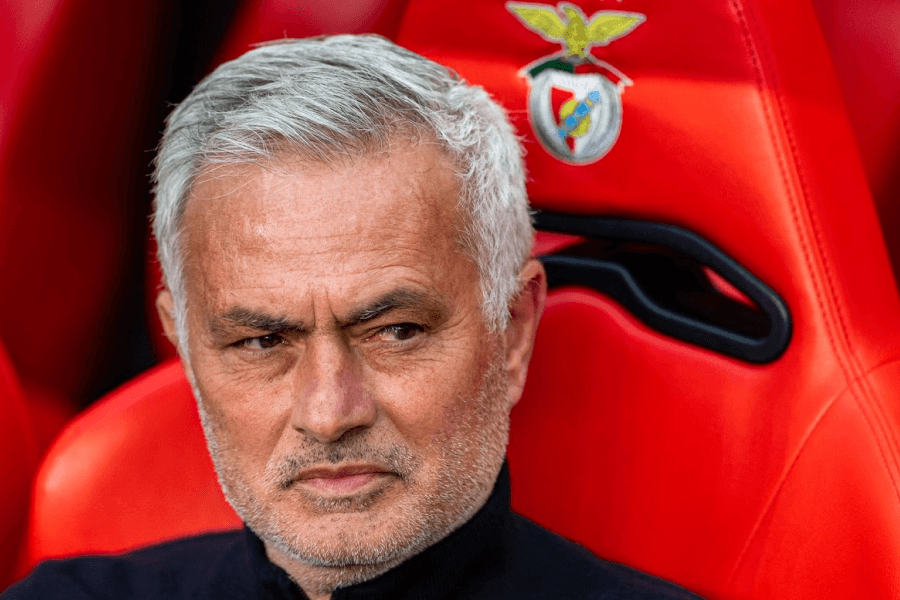 José Mourinho entraîneur de Benfica lors d'une conférence de presse en 2026