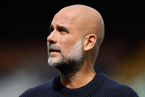 Pep Guardiola sourit en conférence de presse avant Everton Manchester City mai 2026