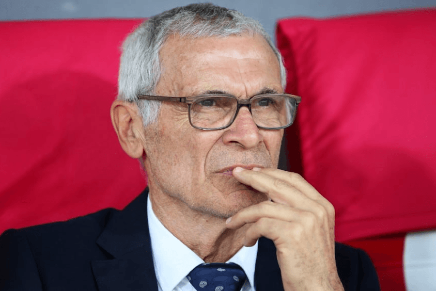 Héctor Cúper entraîneur Universitario de Deportes en conférence de presse avant Universitario Tolima Copa Libertadores 27 mai 2026 à l'Estadio Monumental de Lima — Groupe B