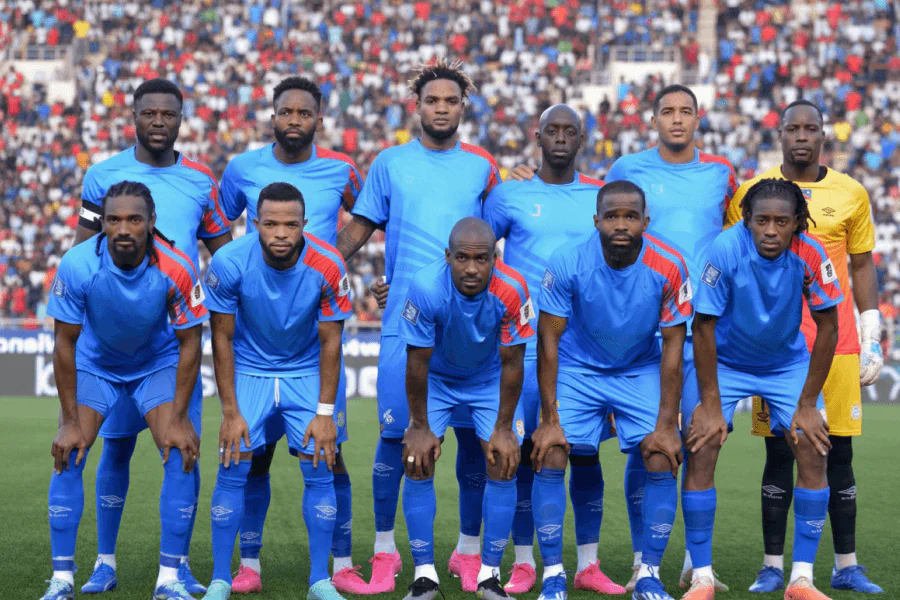 L'équipe du DR Congo célébrant sa victoire en play-off.