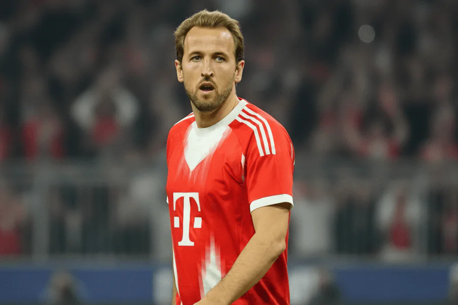 Rooney et Kane discutant après un match ensemble.