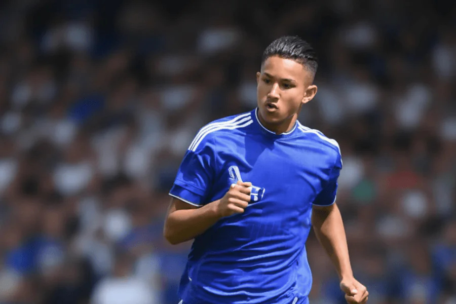 Faiq Bolkiah souriant lors d'une sélection internationale.