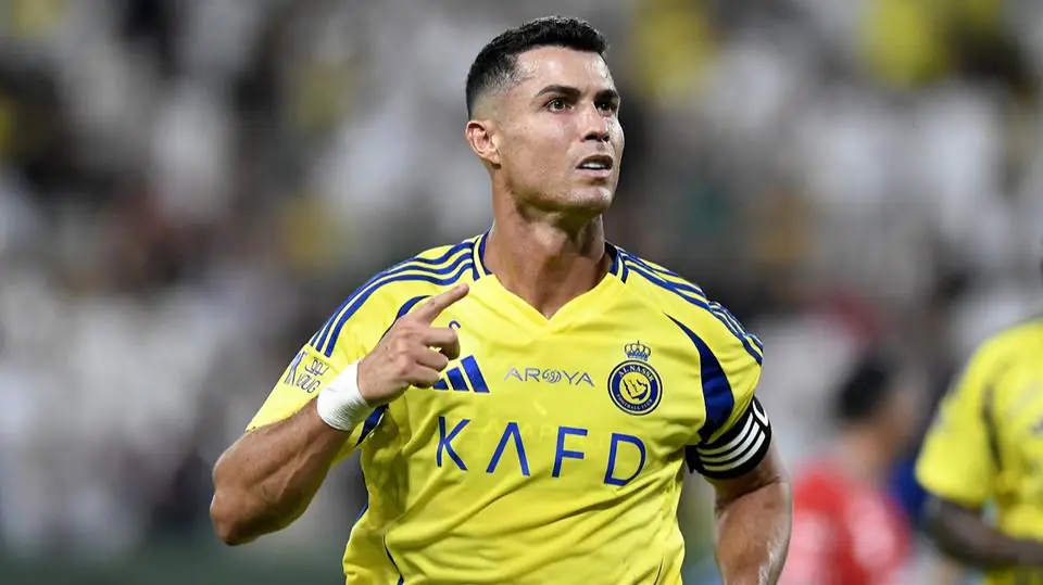 Musée Cristiano Ronaldo Funchal Madère monument aéroport
