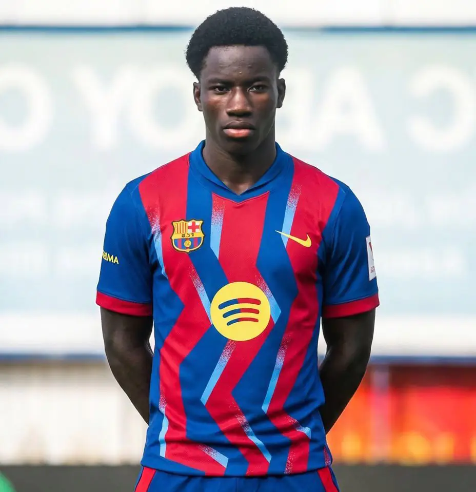 Ebrima Tunkara milieu offensif Barcelone La Masia jeune talent Gambie
