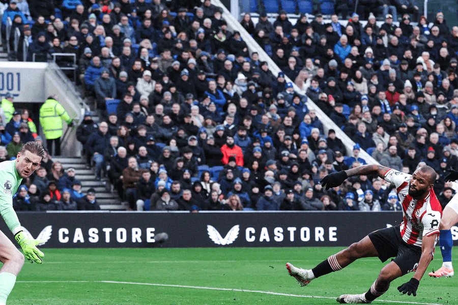 Brésiliens triplé Premier League : liste fermée