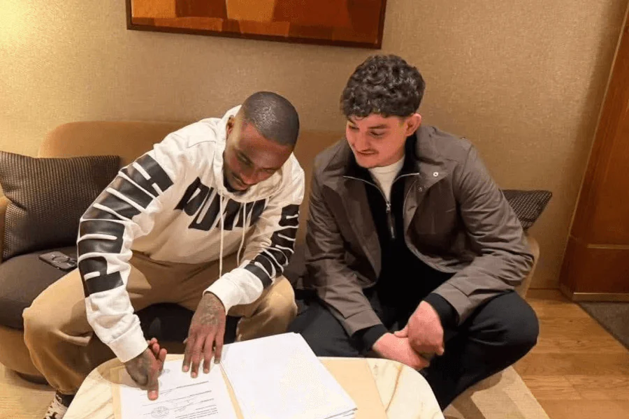 Thembinkosi Lorch cinq buts quatre passes Wydad AC onze matchs performance