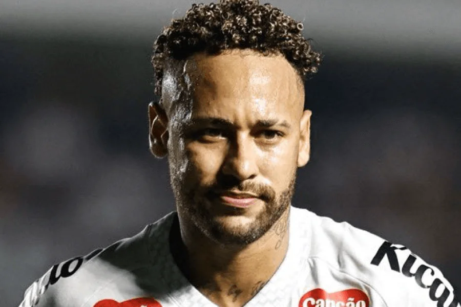 Neymar avec Santos retrouve temps de jeu

