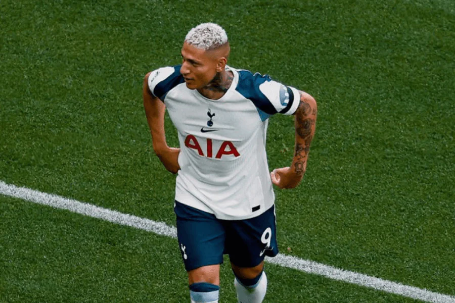 Richarlison celebrate son but pour Tottenham avant blessure