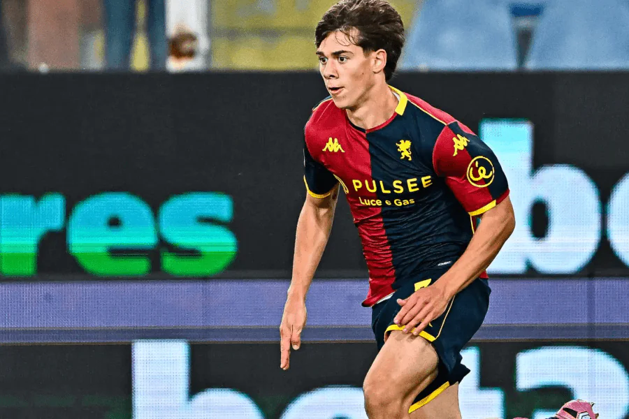 Tommaso Baldanzi milieu offensif AS Roma maillot giallorosso match Serie A