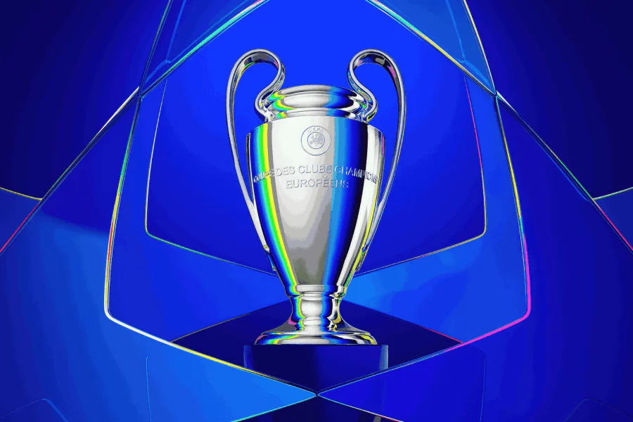 Trophée Ligue Champions UEFA coupe oreilles argent barrages février 2026