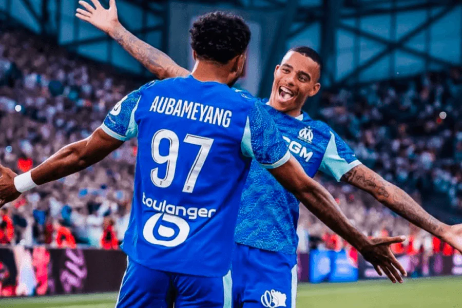 Aubameyang Gabon attaquant 36 ans frappe tir finition instinct buteur expérience Marseille