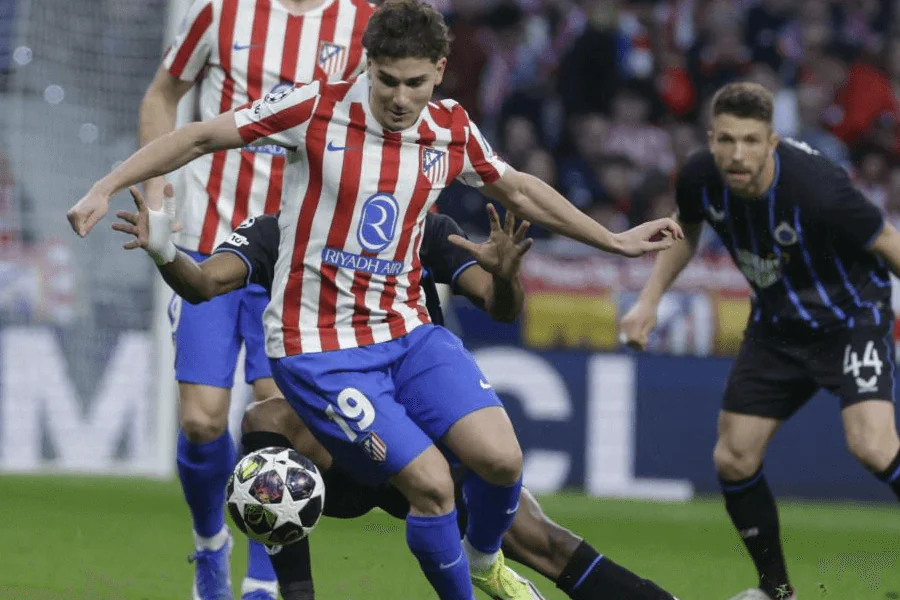 Julián Álvarez Atlético Madrid cible principale Barcelone été 2026