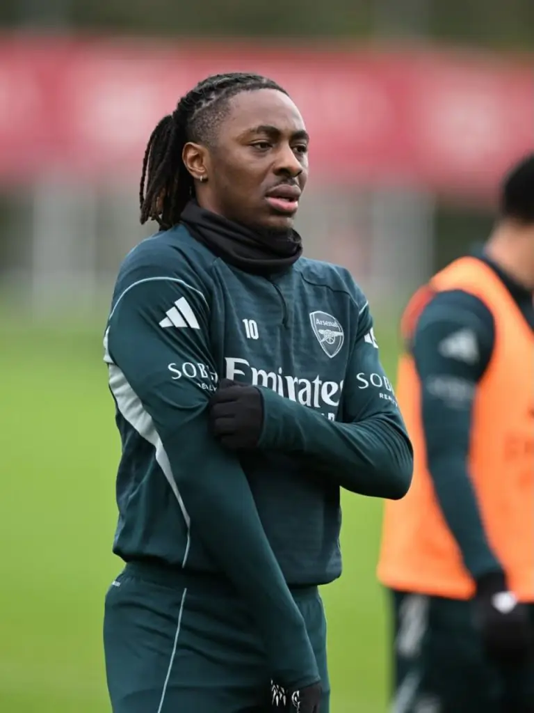 Eberechi Eze milieu offensif Arsenal maillot Emirates Stadium
