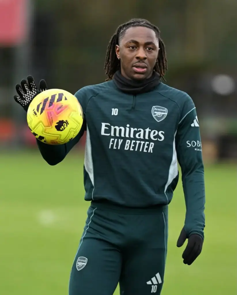 Eberechi Eze milieu offensif Arsenal maillot Emirates Stadium
