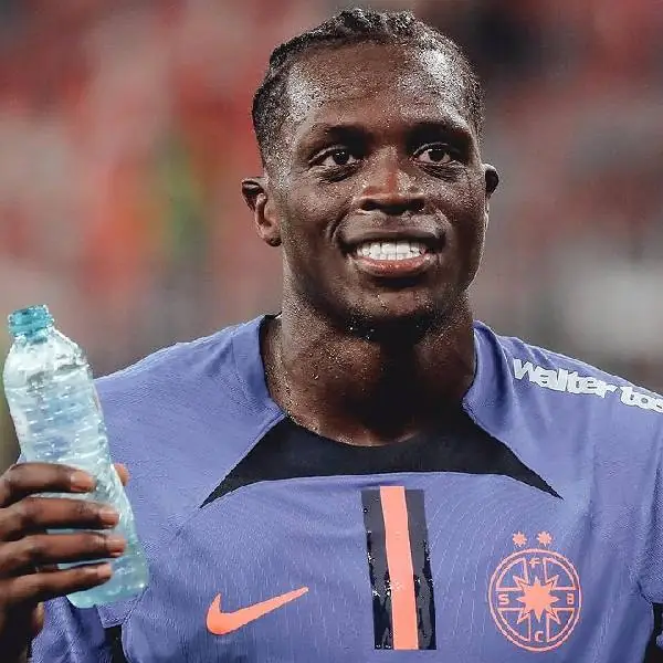 Joyskim Dawa défenseur central FCSB Steaua Bucarest Cameroun