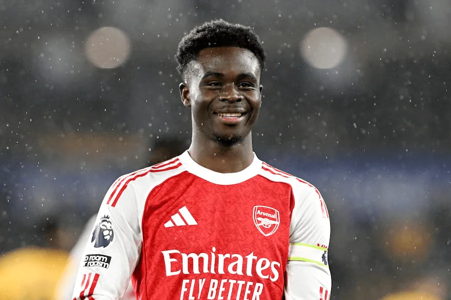 Saka Arsenal numéro 10 Molineux match Wolverhampton Premier League 2026