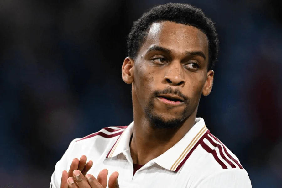 Jurrien Timber inscrit le but décisif sur corner Arsenal Chelsea Premier League mars 2026