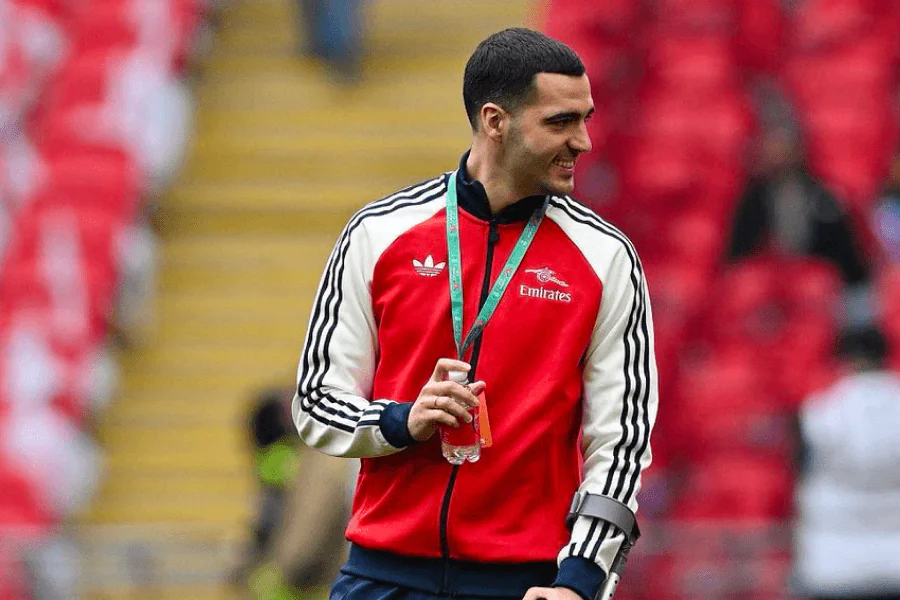 Mikel Merino Arsenal rééducation fracture pied opération février 2026