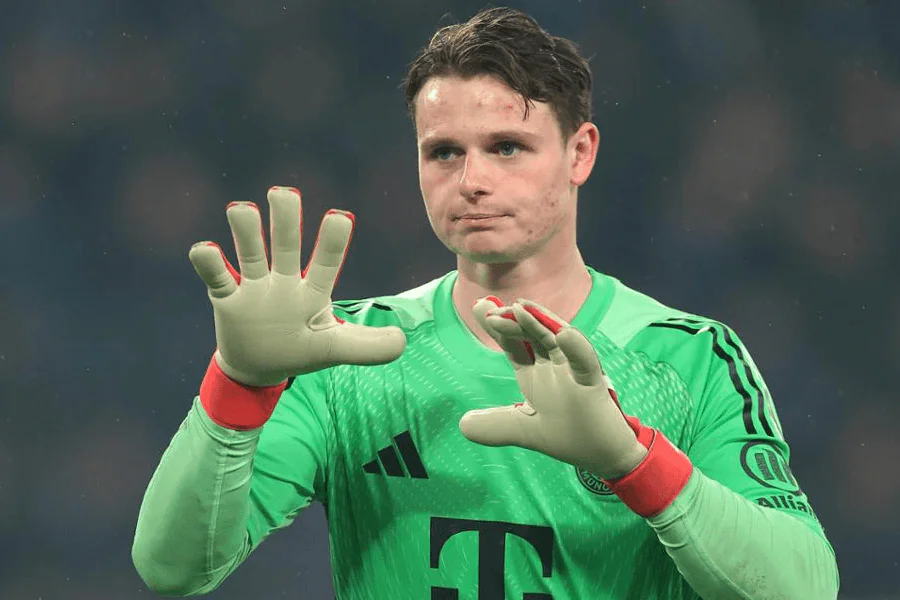 Jonas Urbig gardien Bayern Munich première sélection Mannschaft mars 2026