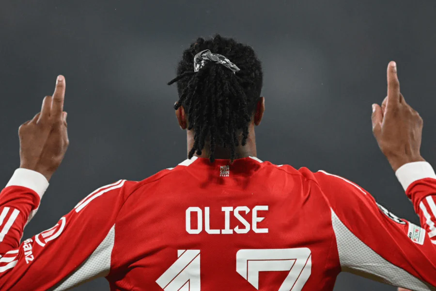 Olise célèbre son premier but contre Atalanta LDC 22e minute