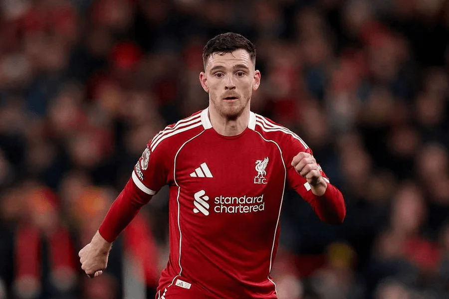 Andy Robertson capitaine Écosse lors d'un match international 2025