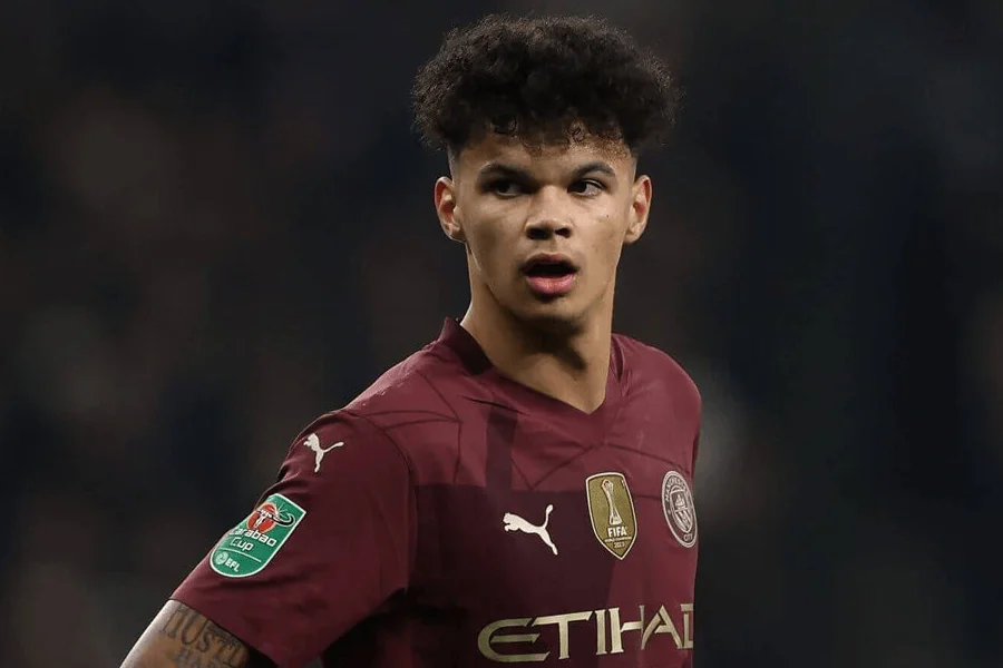 Nico O'Reilly but de la tête finale Carabao Cup Manchester City Arsenal